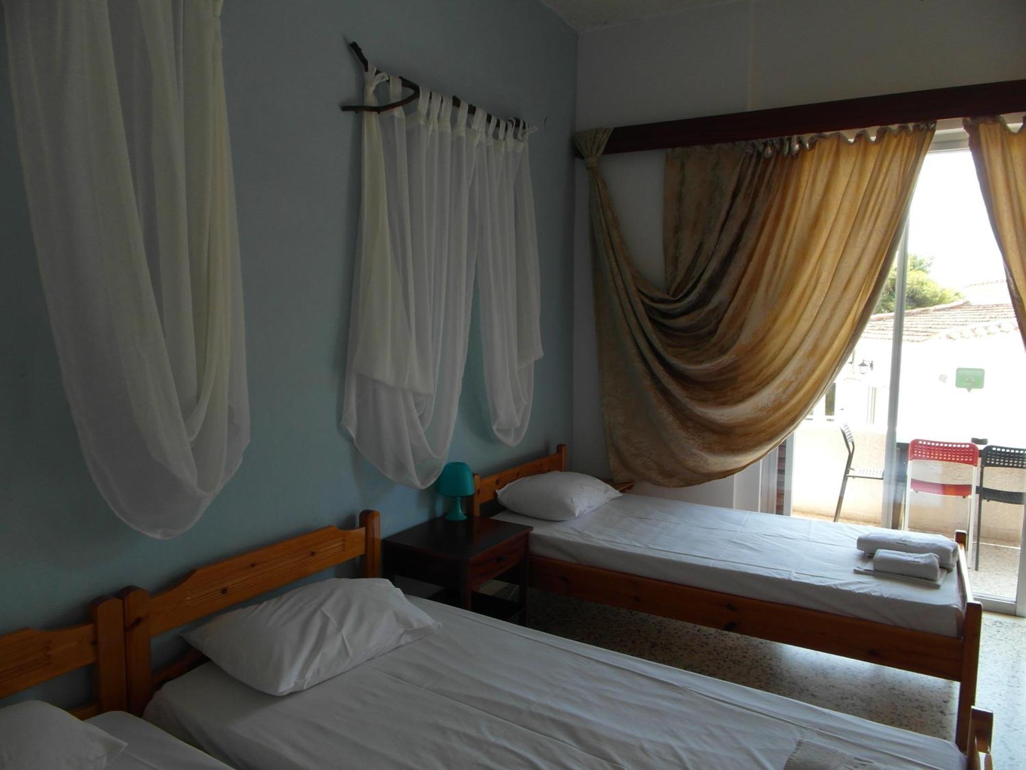 Agia Marina  Eri Studios الغرفة الصورة