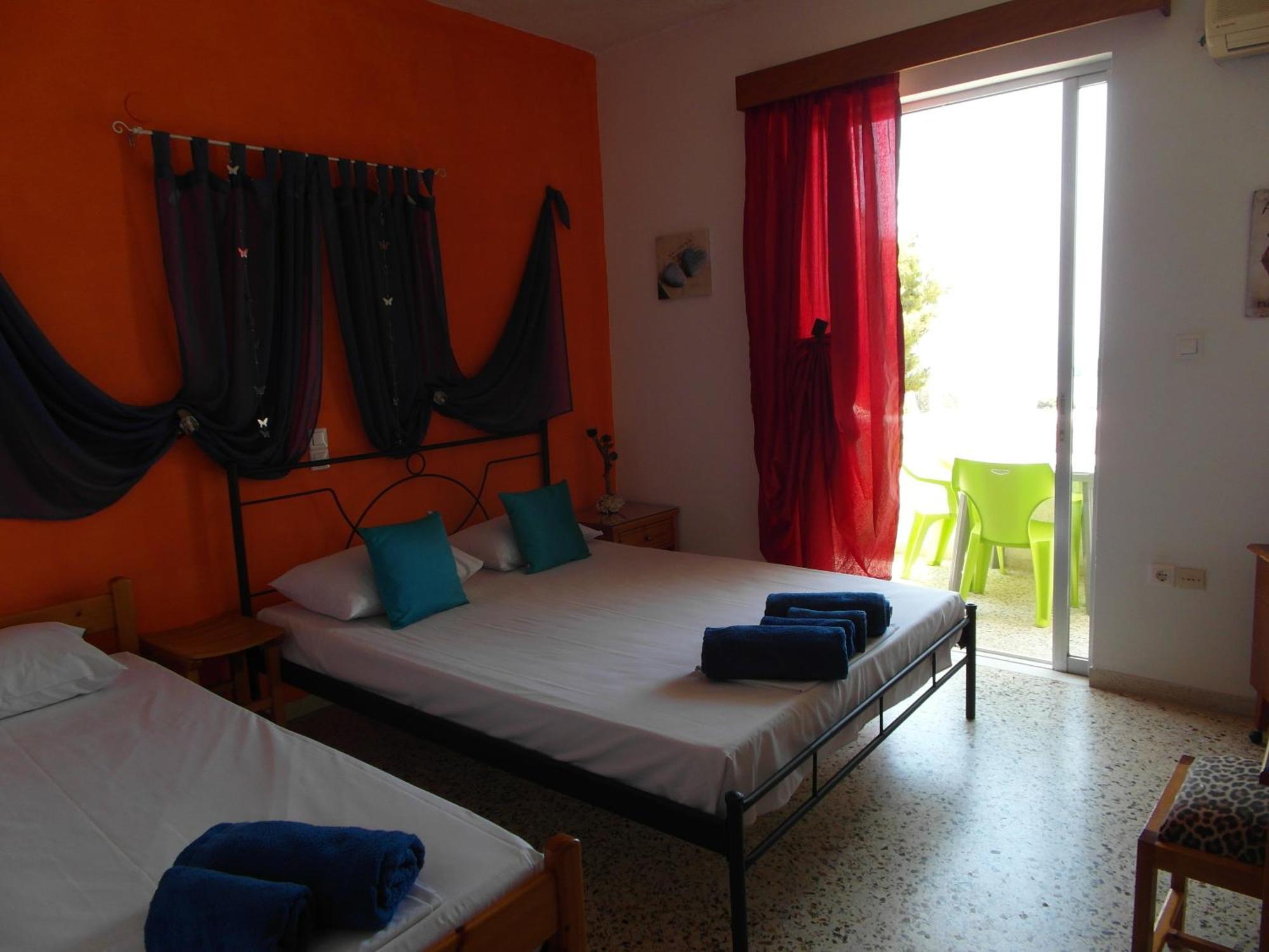 Agia Marina  Eri Studios الغرفة الصورة