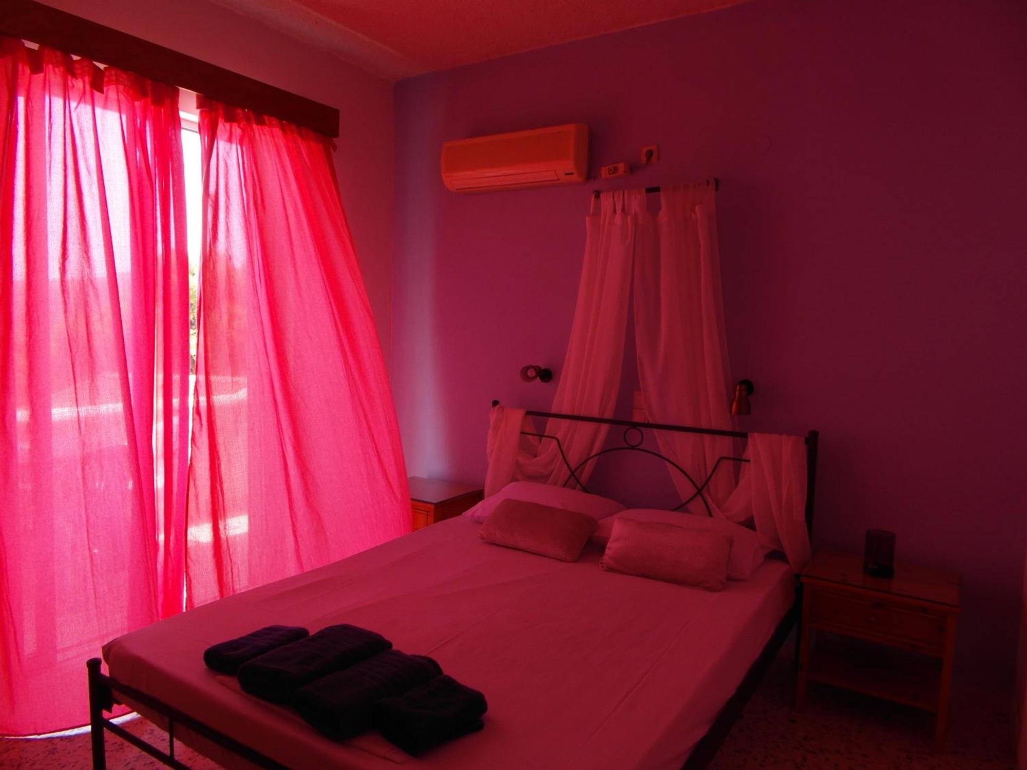 Agia Marina  Eri Studios الغرفة الصورة