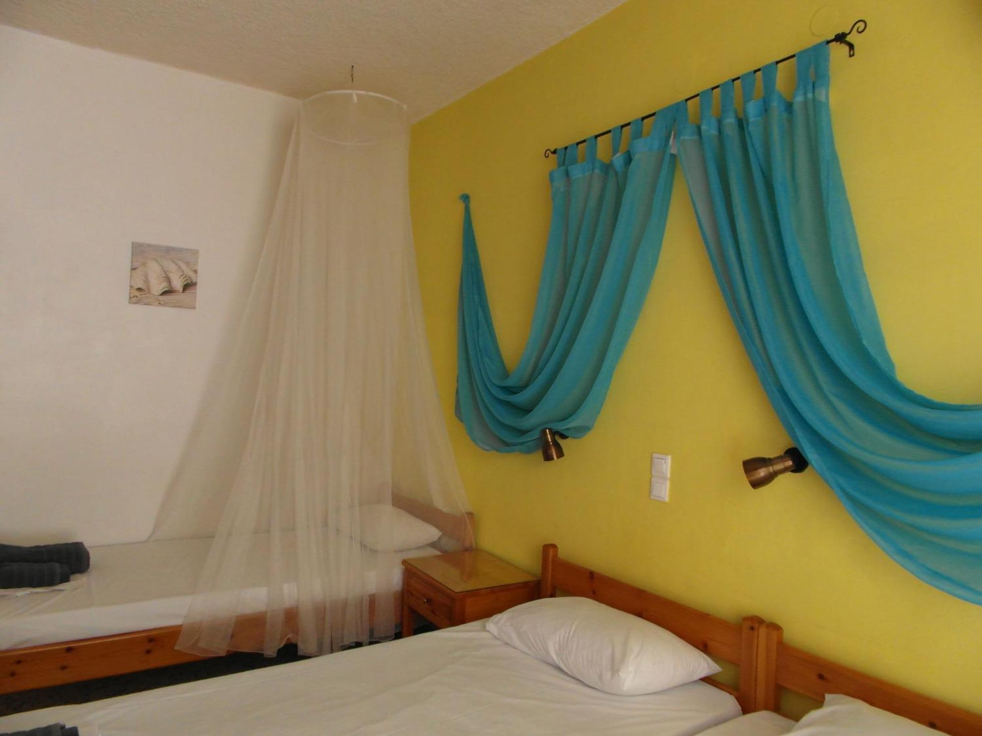 Agia Marina  Eri Studios الغرفة الصورة