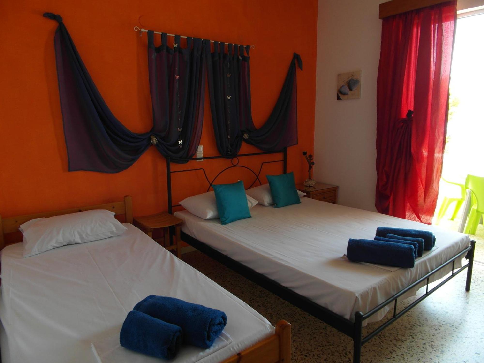 Agia Marina  Eri Studios الغرفة الصورة