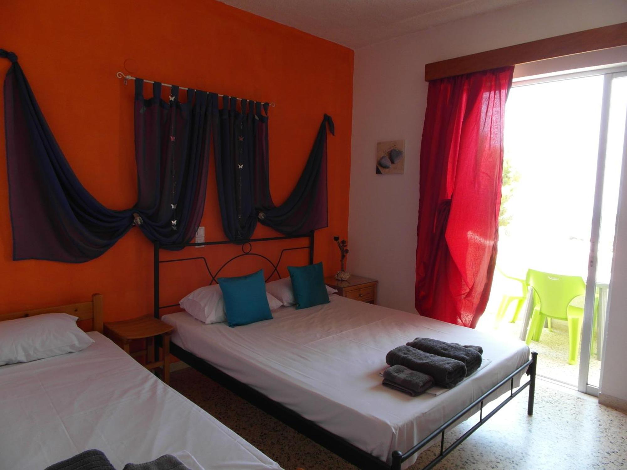 Agia Marina  Eri Studios الغرفة الصورة