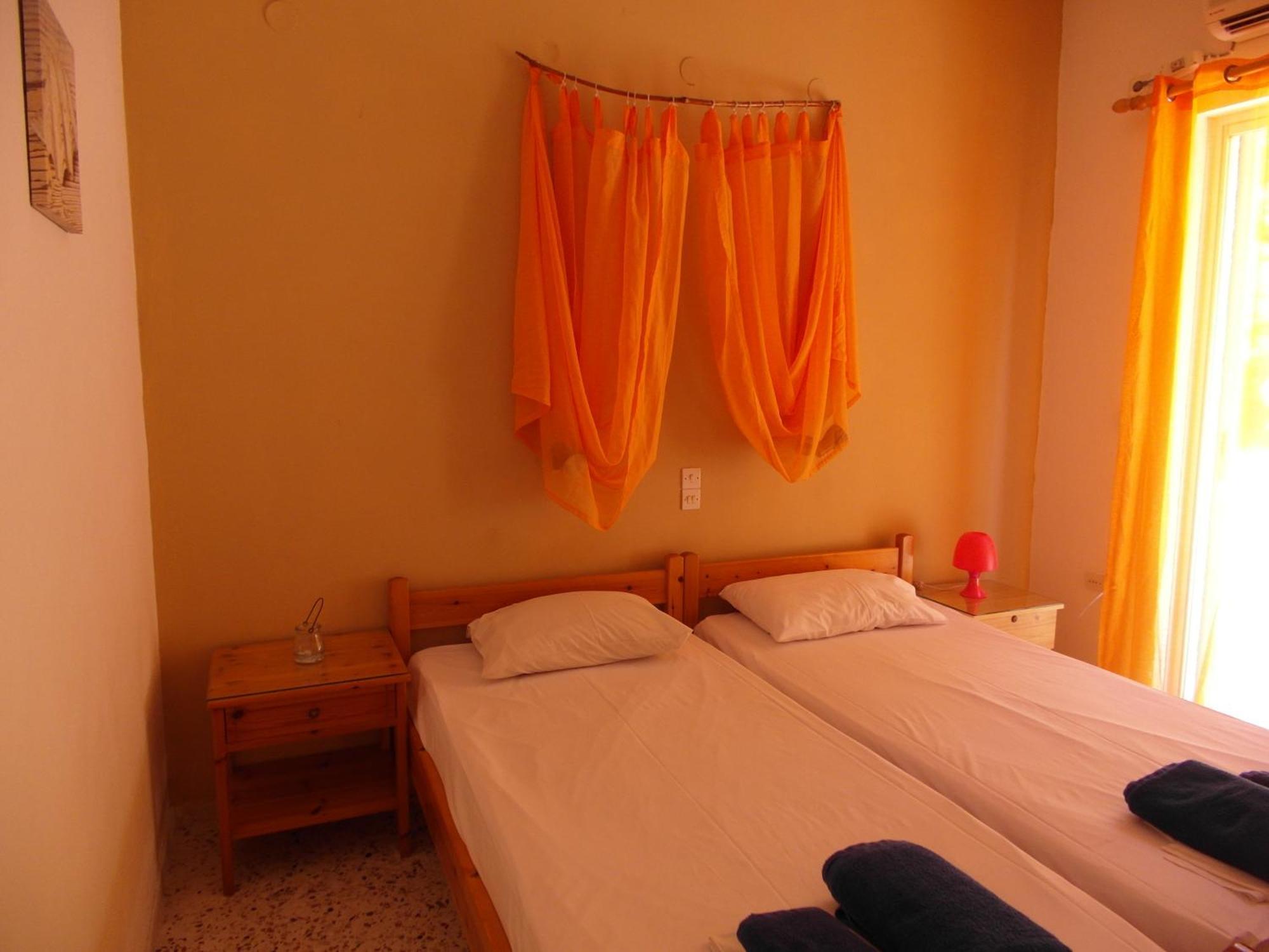 Agia Marina  Eri Studios الغرفة الصورة